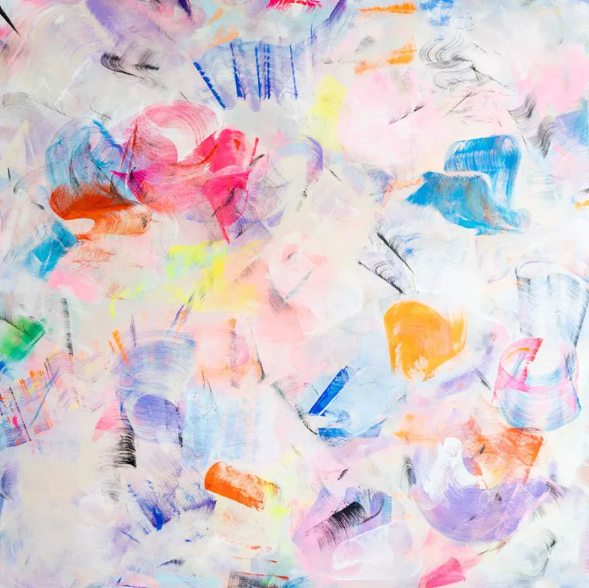 Pintura abstrata com pinceladas soltas em diversas cores — rosa, azul, laranja, amarelo, roxo e verde — sobrepostas em fundo claro, sem formas figurativas definidas.